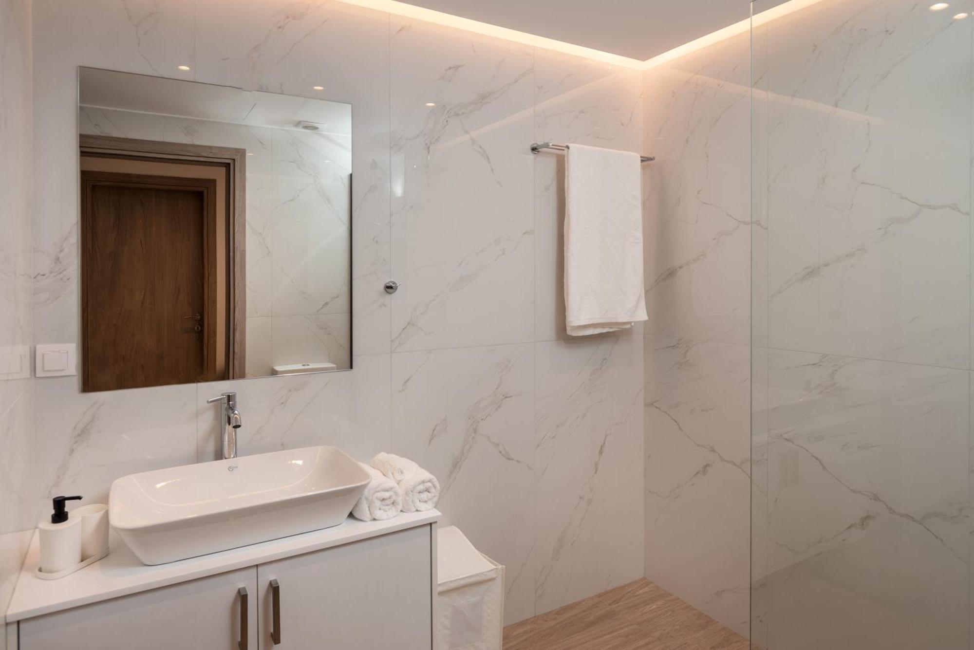 Thyme Sea View Apartments By 8Essentially Суда Екстер'єр фото